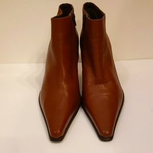 Luisa D’orio Italy leather ankle boots